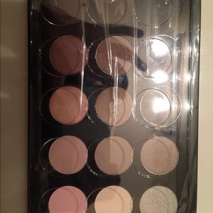 Mac Eyeshadow palette